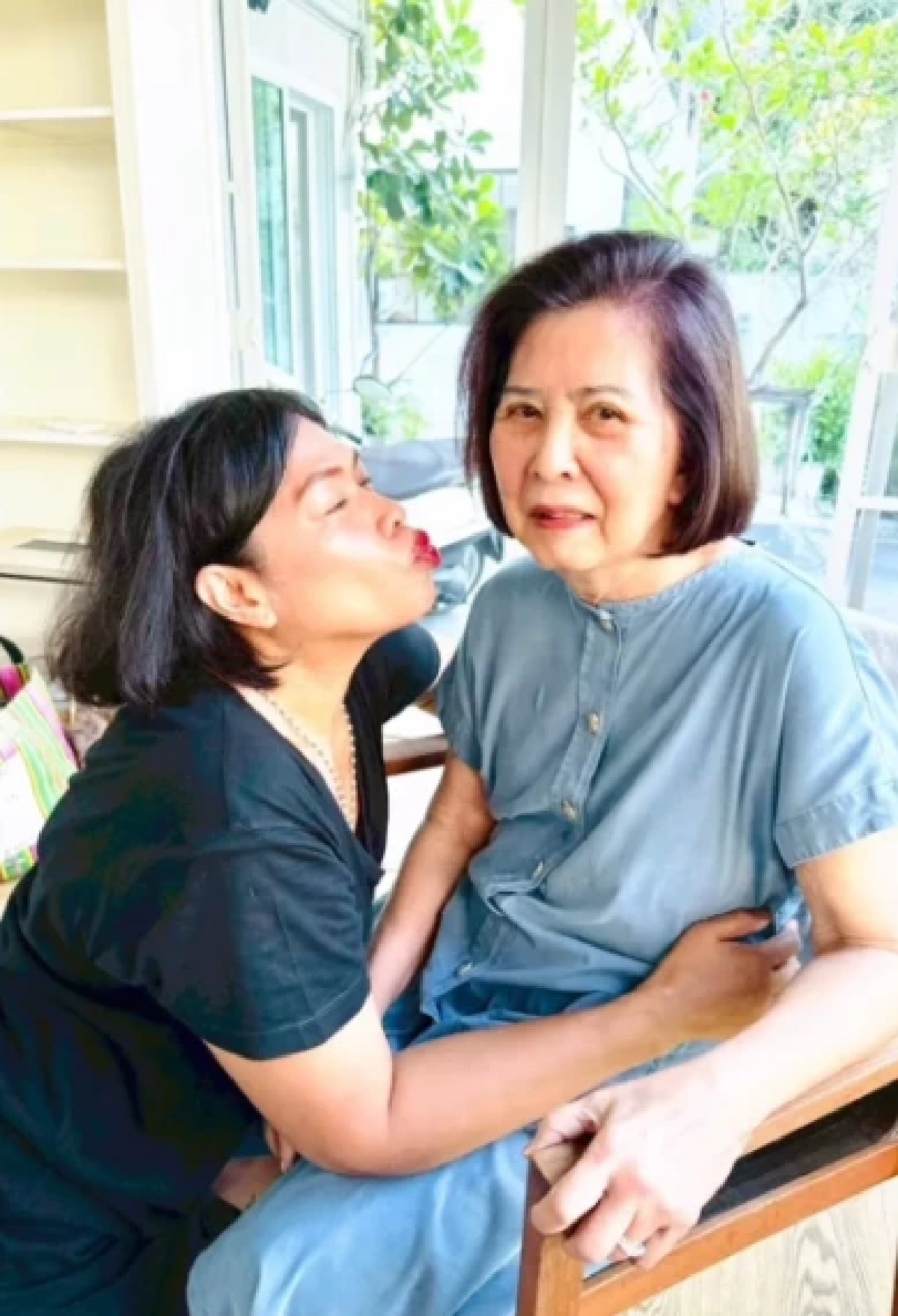 ภาพล่าสุด "จิ๋ม มยุรฉัตร" หลังป่วยอัลไซเมอร์ ยังแข็งแรงสดใสมาก