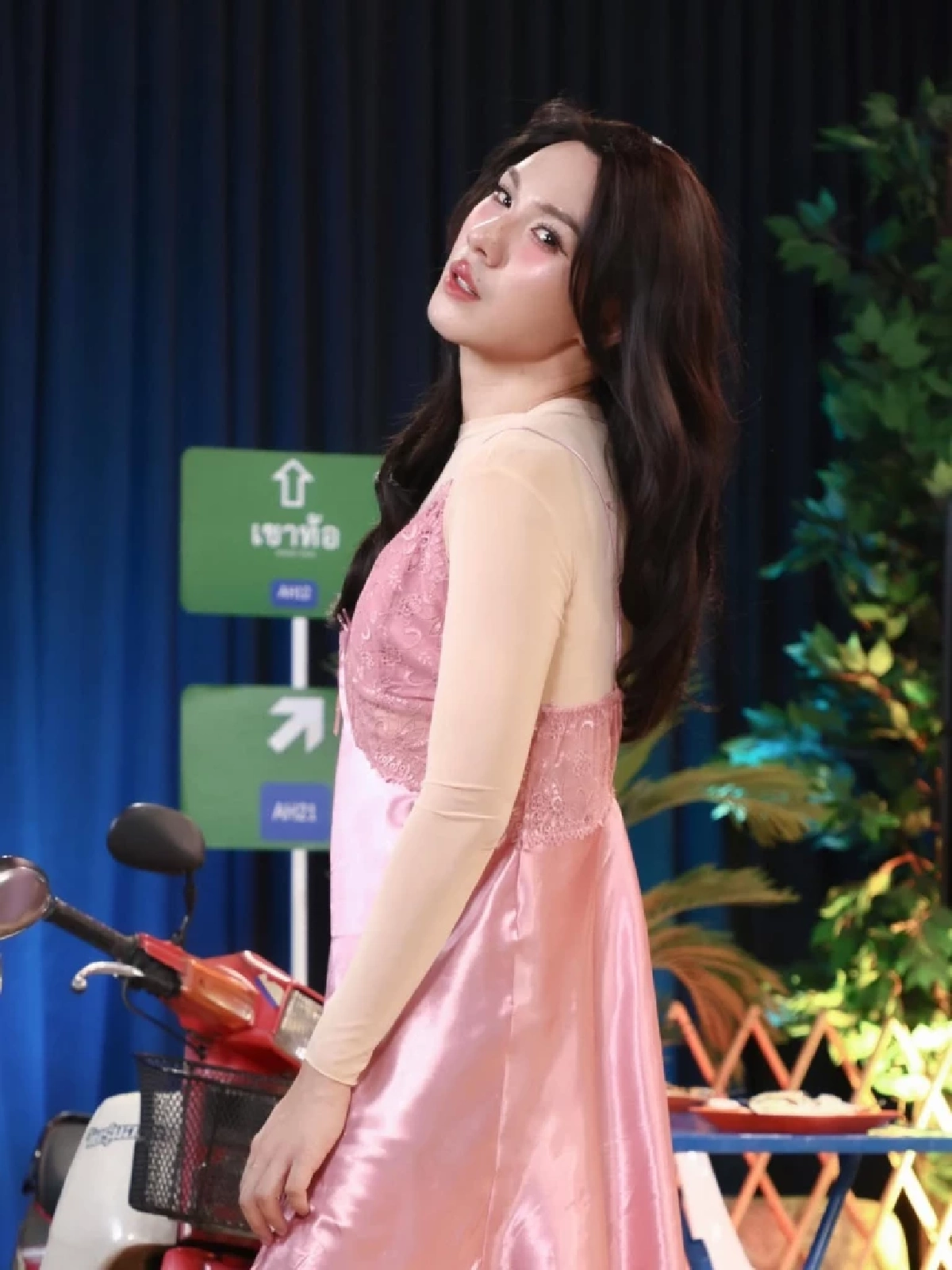 ว้าวจริงไม่จกตา! นักร้องดัง แปลงโฉมเป็นสาวหวาน สวยเกินต้าน