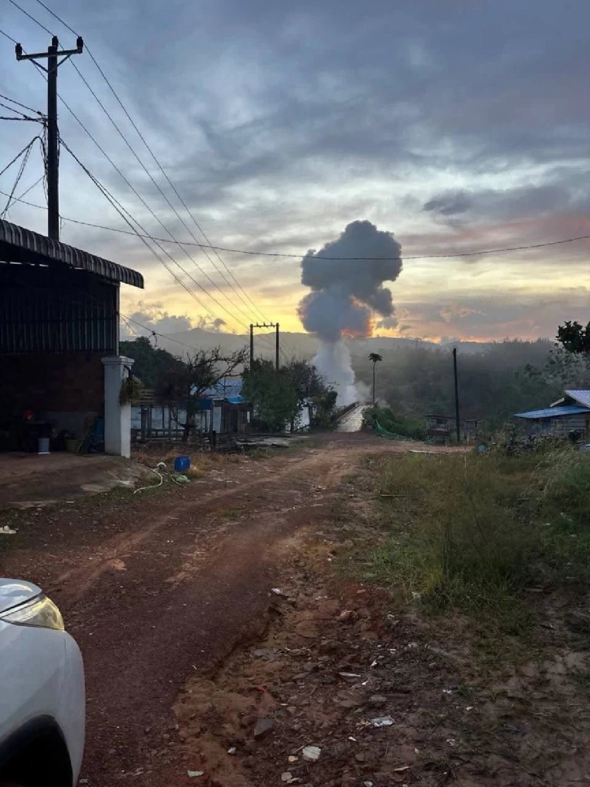 F-16 เสิร์ฟไข่แต่เช้า 3 ครั้ง ทำลาย "สะพานจัยจุมเนี้ยะ" แหลก