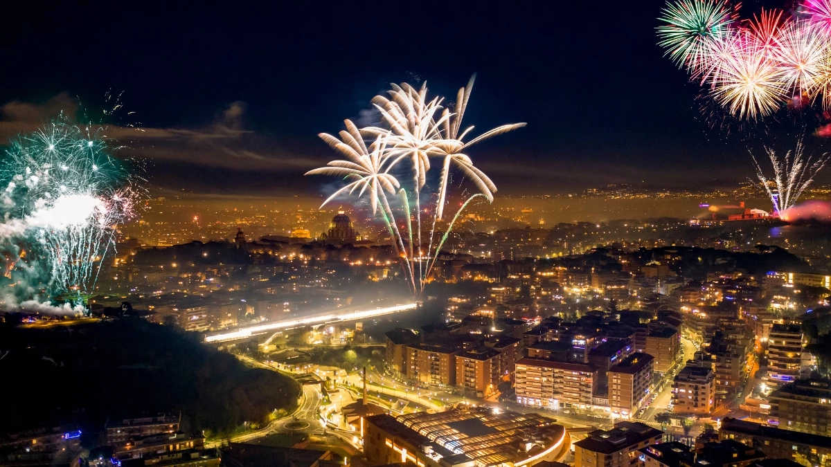 อยากนอนอยู่บ้านเฉย ๆ ในวันเทศกาล ผิดไหม หรือแค่เราเหนื่อยเกินไป?