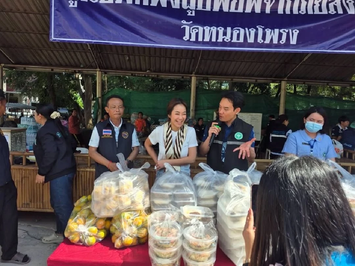 “เปิ้ล-จูน” ลงมือทำอาหาร ส่งกำลังใจถึงพี่ๆ ทหารชายแดน