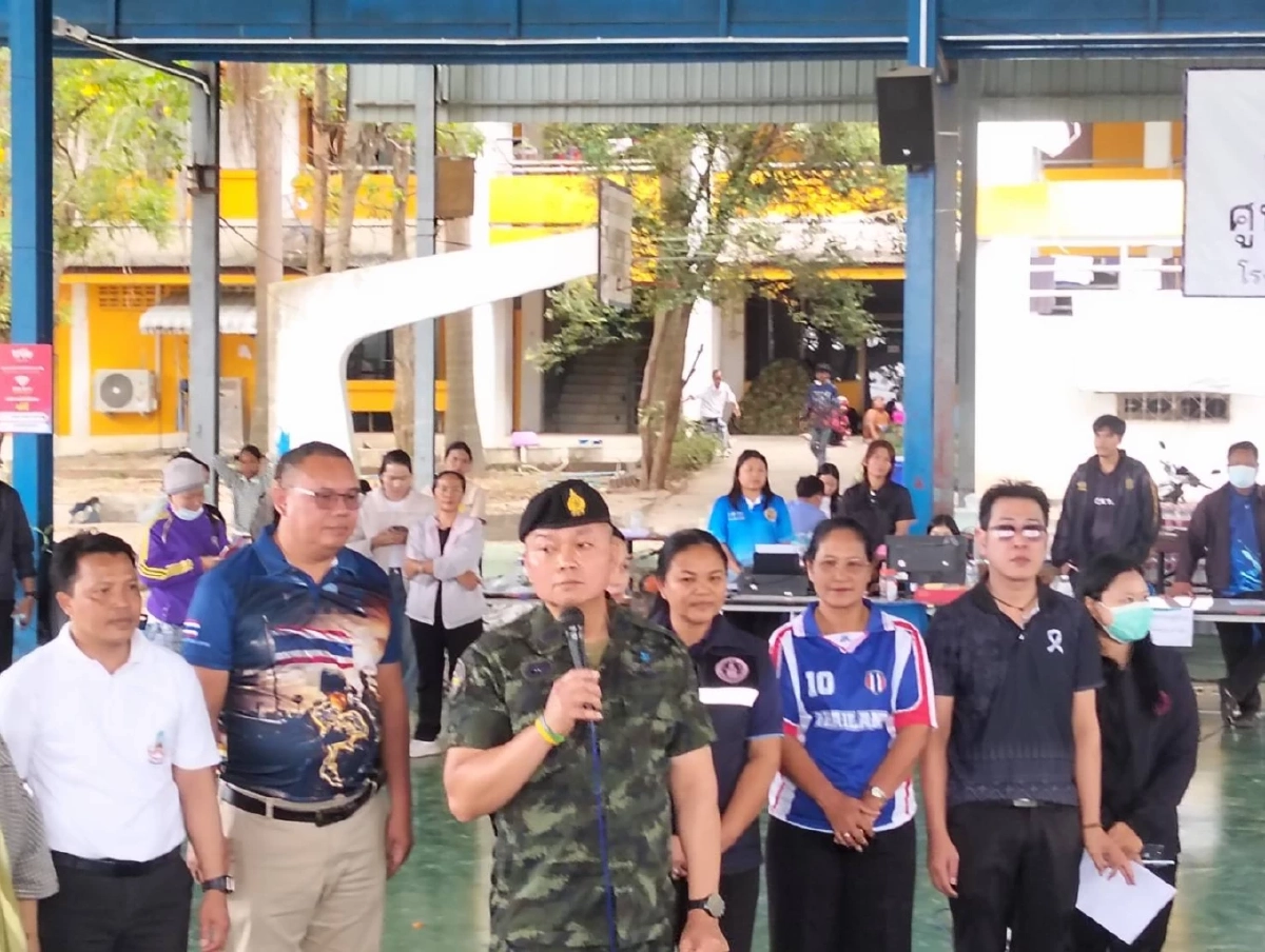 อดีตแม่ทัพภาคที่ 2 เยี่ยมให้กำลังใจ พี่น้องชายแดนไทย–กัมพูชา