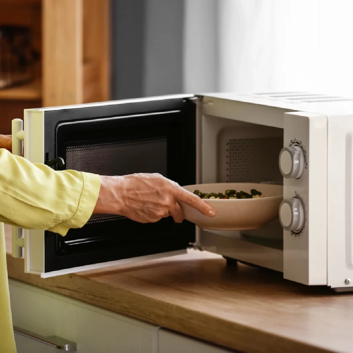 ไมโครเวฟวางตรงไหนปลอดภัยสุด? ผู้เชี่ยวชาญเตือนจุดเสี่ยง