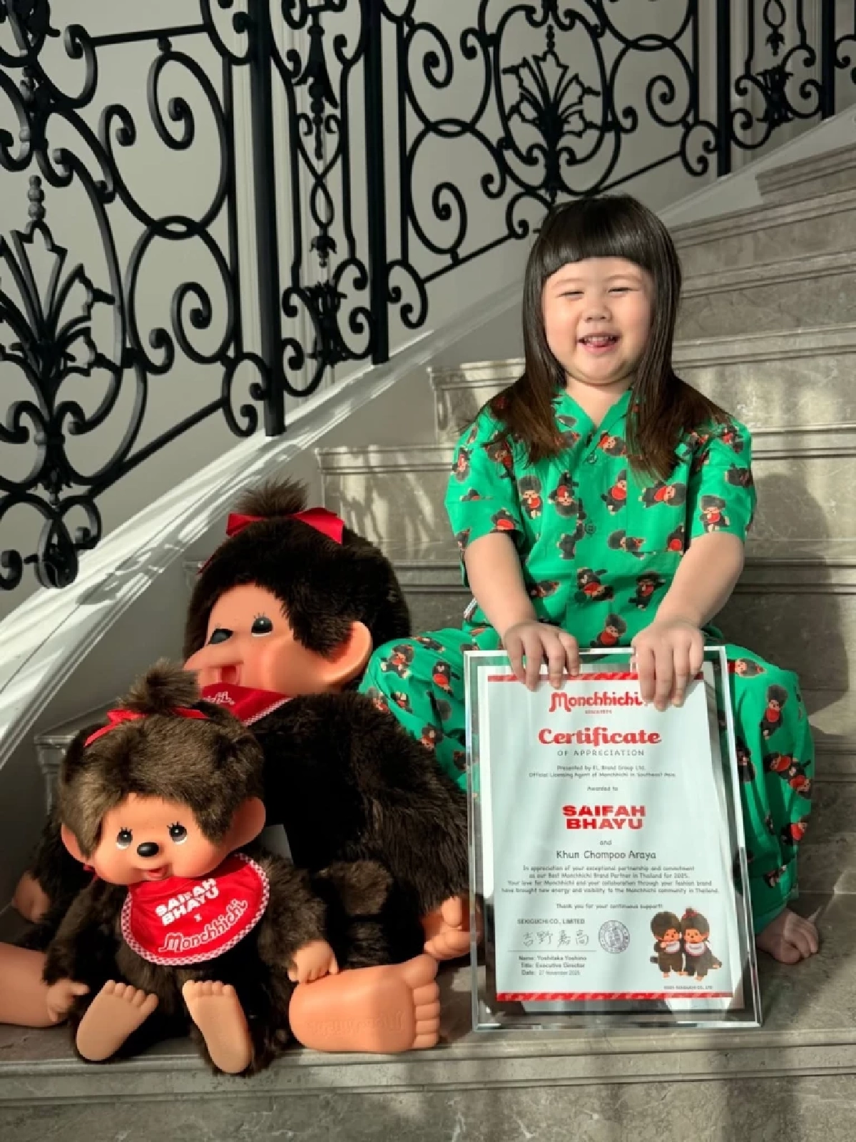  แม่ค้าตัวน้อยมาแล้ว “น้องเกล” ขายบัวลอยจริงจัง ท่าทางมืออาชีพ