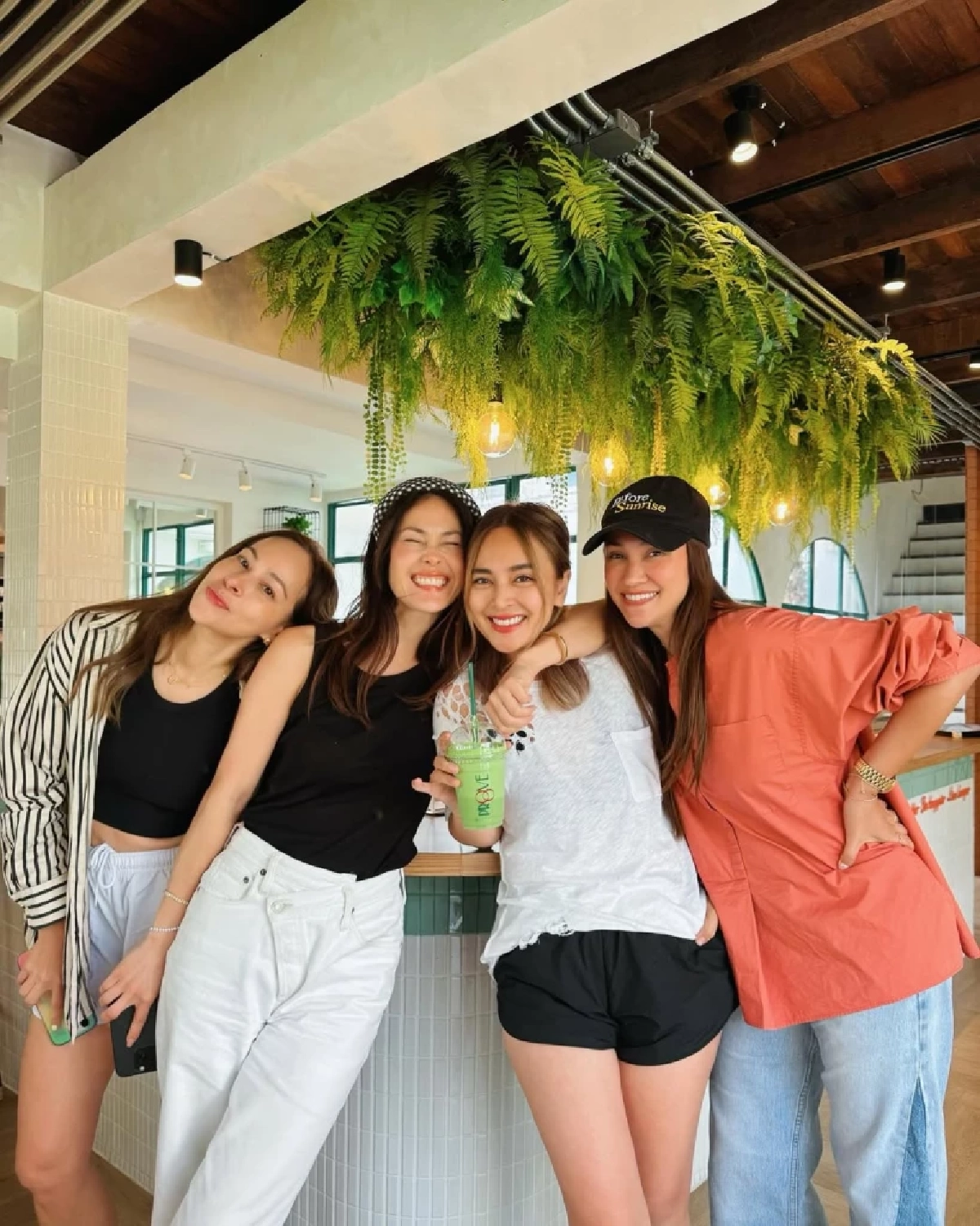 แตกหักกลางทาง! พอลล่า–เจนสุดา เข้าพบ ปอศ. ยืนยันเอาผิด “นานา”