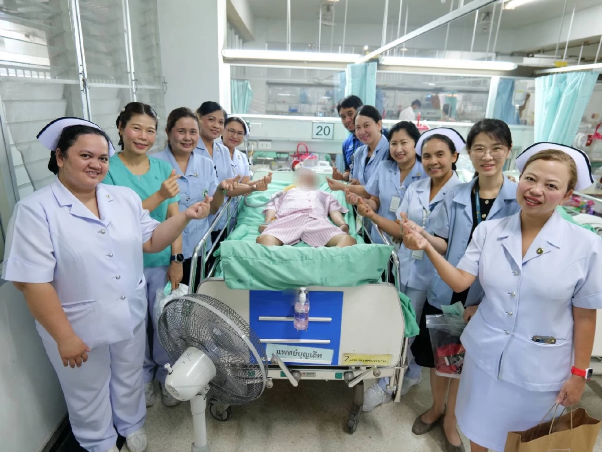 แห่ยินดี ผู้ป่วยอุบัติเหตุ นอนรพ.มา 14 ปี ล่าสุดกลับบ้านได้แล้ว