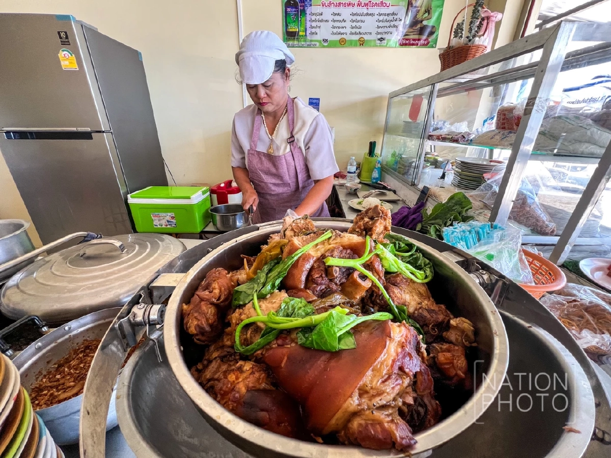 ภาพ โสภน สุเสนา (Sopon Susena)