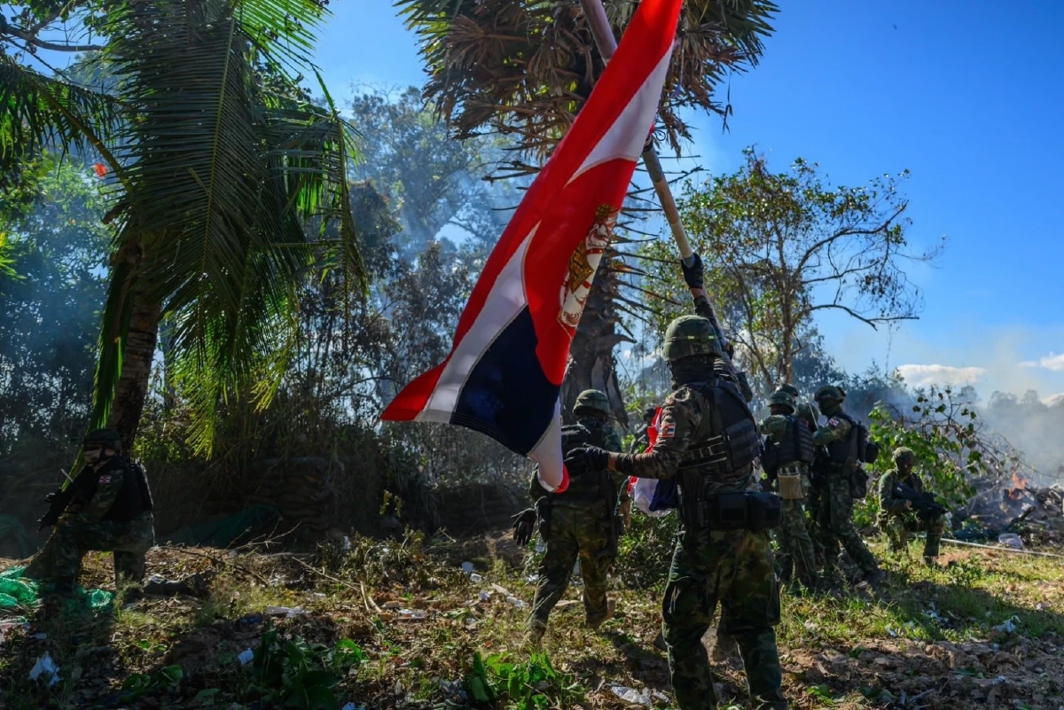 ทหารนาวิกโยธินขับไล่กำลังฝ่ายตรงข้ามออกจากดินแดนไทย