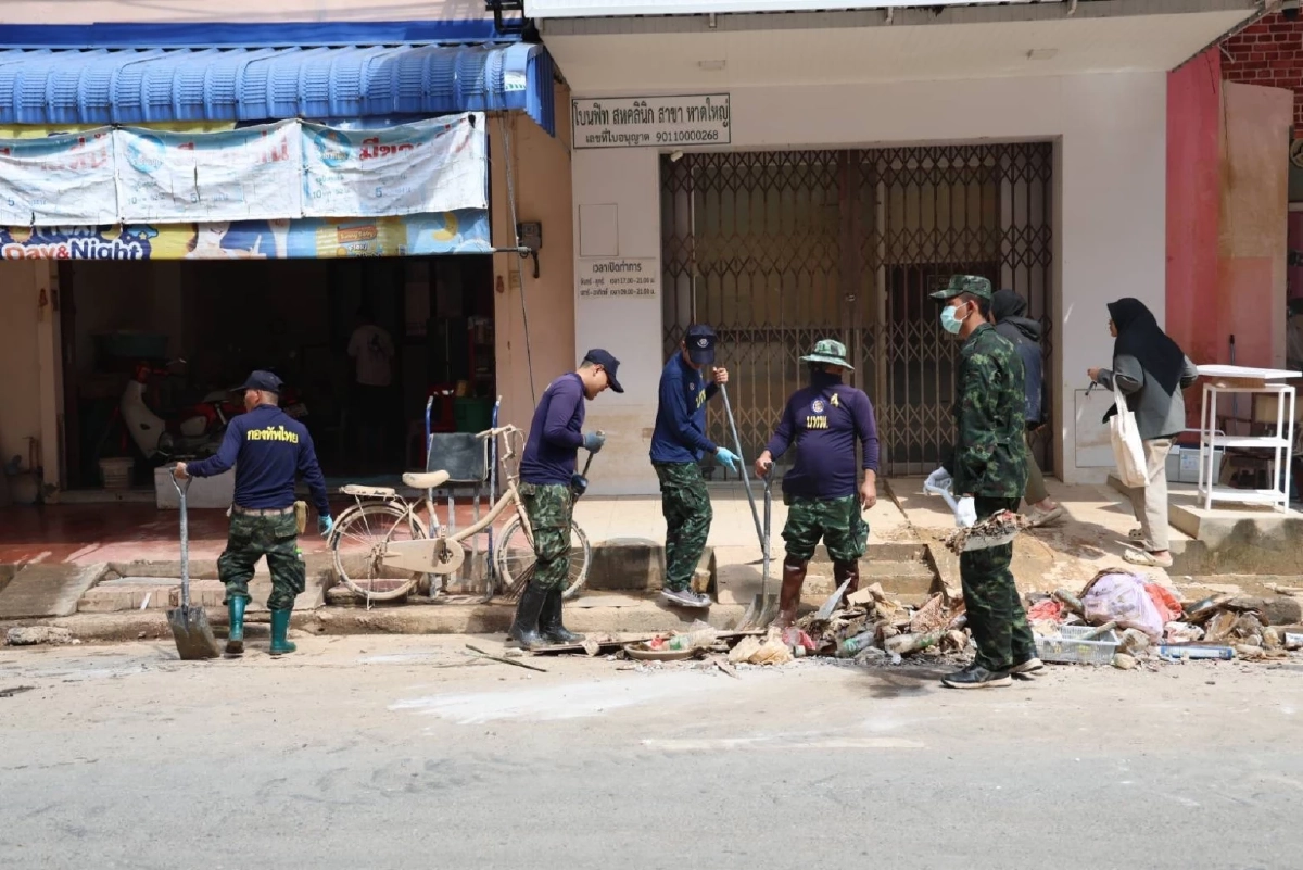 กองทัพไทยจัดเต็ม ตั้งกองบัญชาการควบคุม ฟื้นฟูเมืองหลังน้ำท่วม