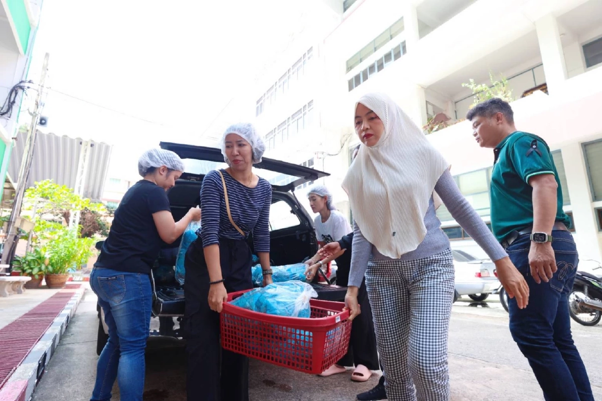 \"มูลนิธิเนชั่น-ซีพีเอฟ\" ทำโรงครัว ช่วยเหลือน้ำท่วมภาคใต้