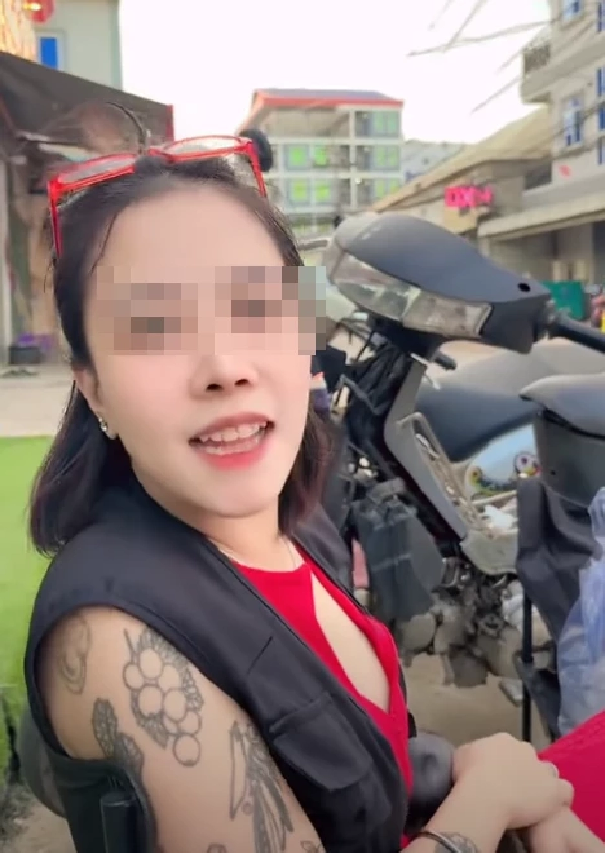 เพจดังแฉวีรกรรม น้องมาเฟีย สาวไทยปากแซ่บในเขมร พร้อมเปิดประวัติ