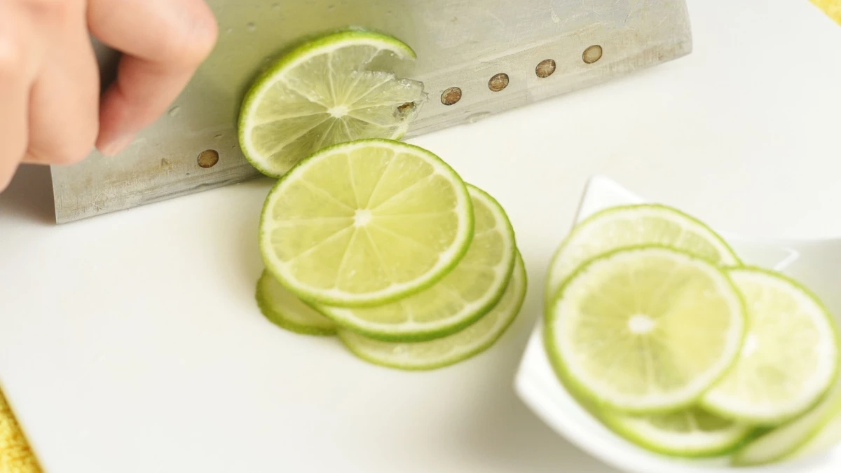 คราบก๊อกน้ำหายวับ! สูตรเช็ดไม่ต้องขัดแรง ก๊อกใสเหมือนได้ใหม่