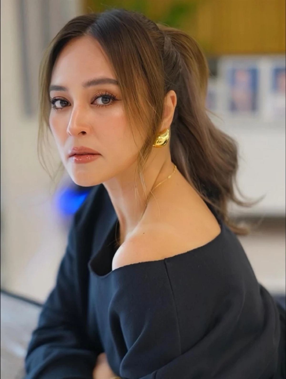 \"นานา ไรบีนา\" โพสต์ข้อความร่ายยาว ก่อนถูกรวบคาบ้านพัก