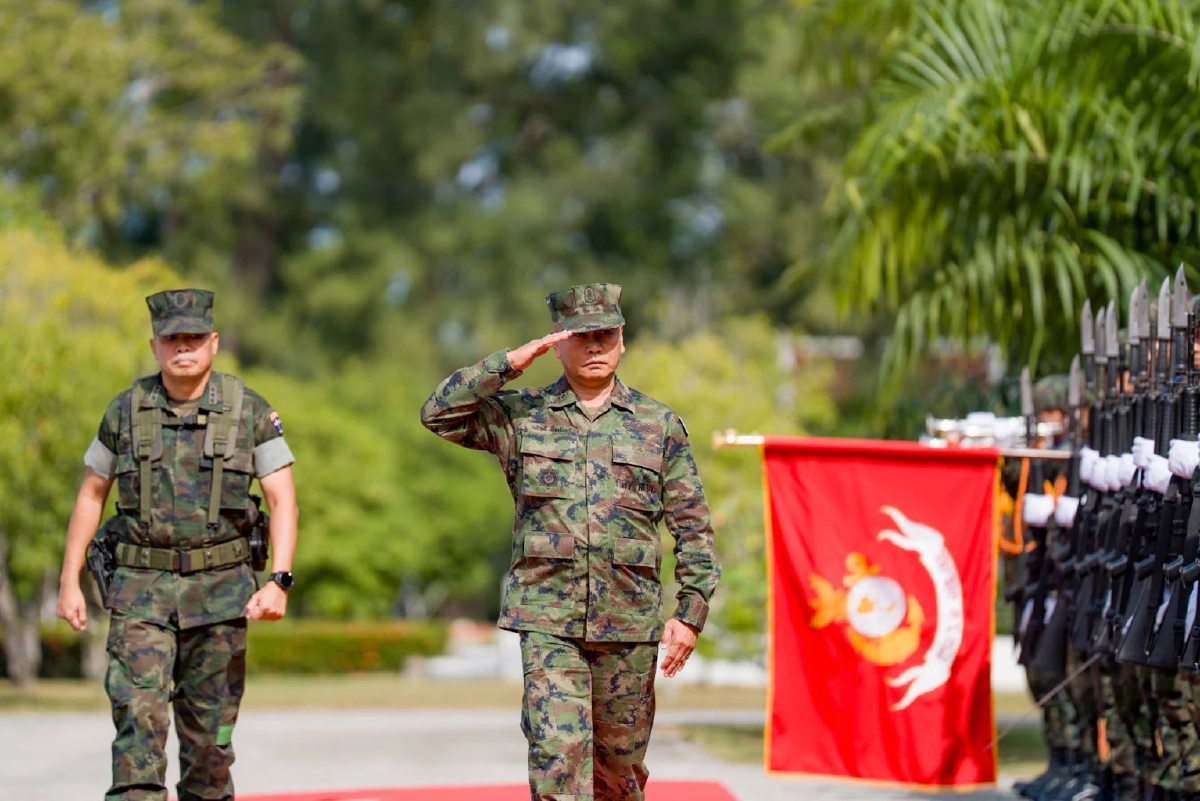 ผบ.ทร. ตรวจเยี่ยมความพร้อมรบหน่วยเฉพาะกิจนาวิกโยธินกองทัพเรือ