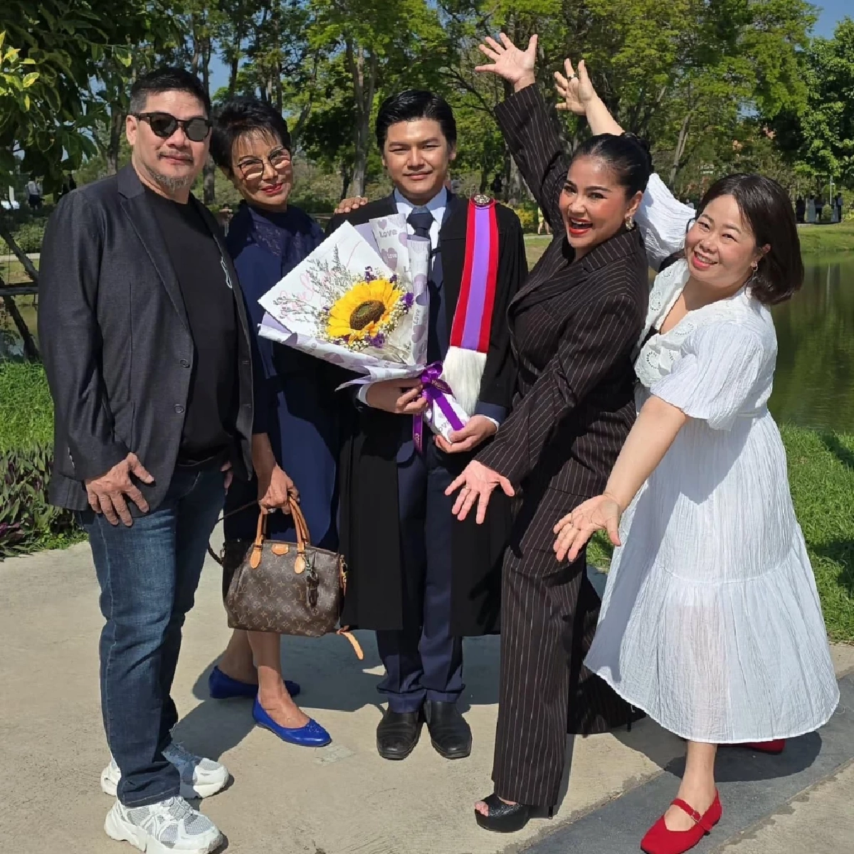 ตั๊ก ศิริพร สุดภูมิใจลูกชาย น้องภู เรียนจบแล้ว เตรียมต่อป.โท