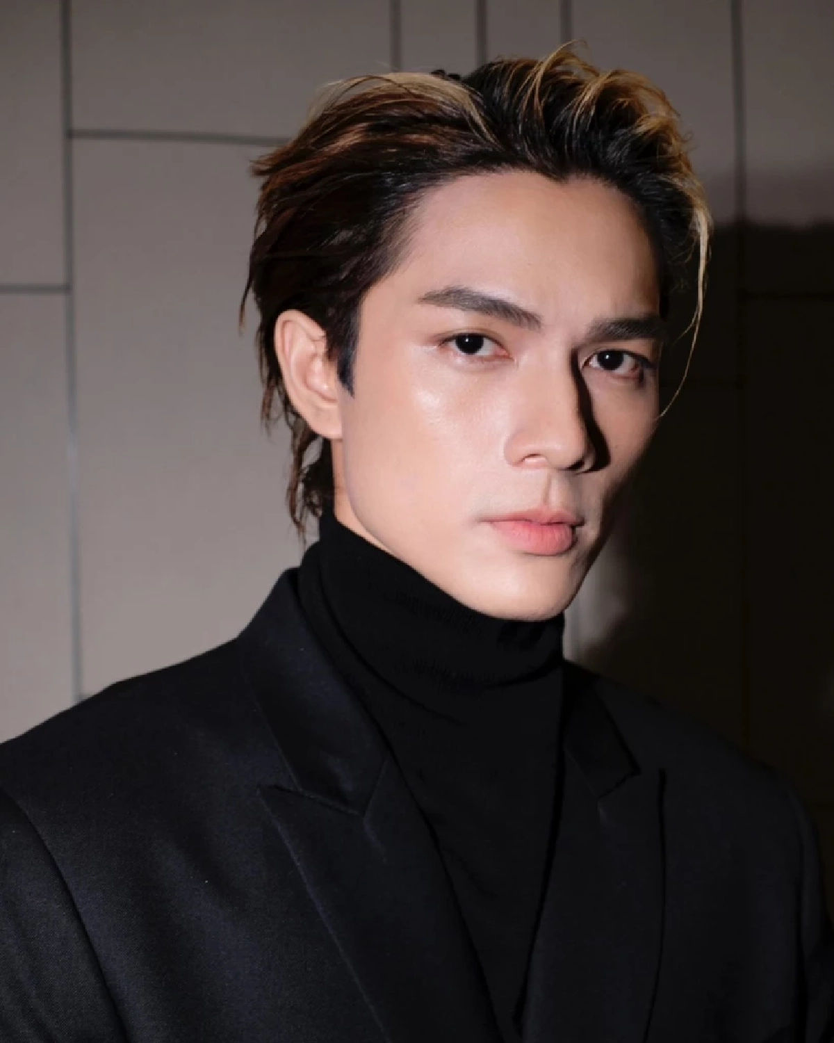 สรุปให้ ดราม่า"แน็ก ชาลี"ฟ้อง 4 พี่สาวแท้ๆ เกิดอะไรขึ้นบ้าง