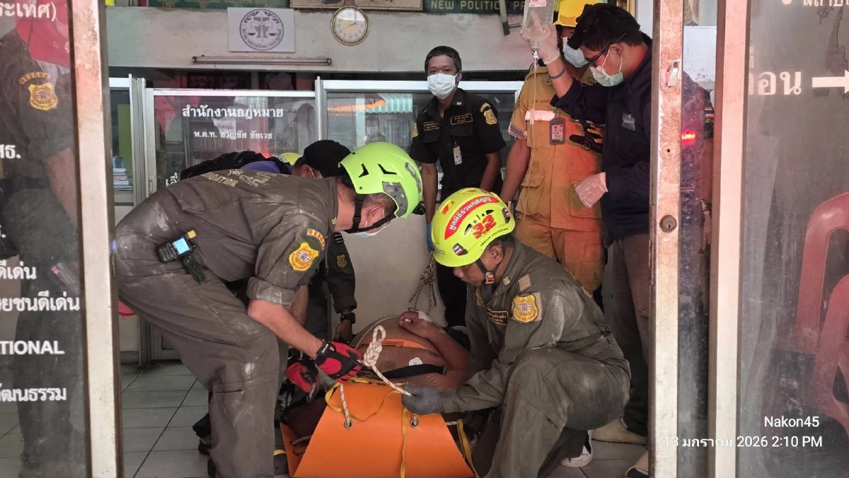 กู้ภัยลำเลียงผู้ป่วยน้ำหนักกว่า 200 กก. ลงจากตึก 5 ชั้น