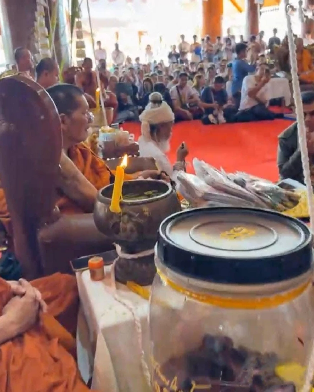 ส่องขันน้ำมนต์ หลวงปู่ศิลา ประเพณีทำบุญใหญ่ บุญประทายข้าวเปลือก