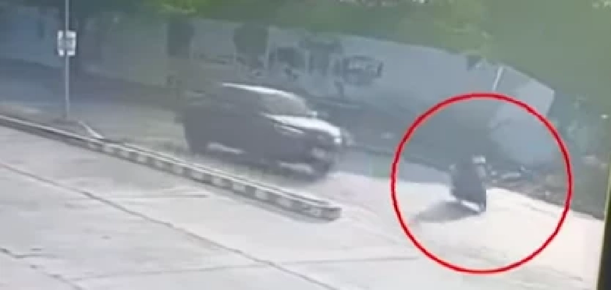 เปิดนาทีบีบหัวใจ "พ่อจ๊ะ นงผณี" ถูกกระบะเฉี่ยวชนอย่างกะทันหัน