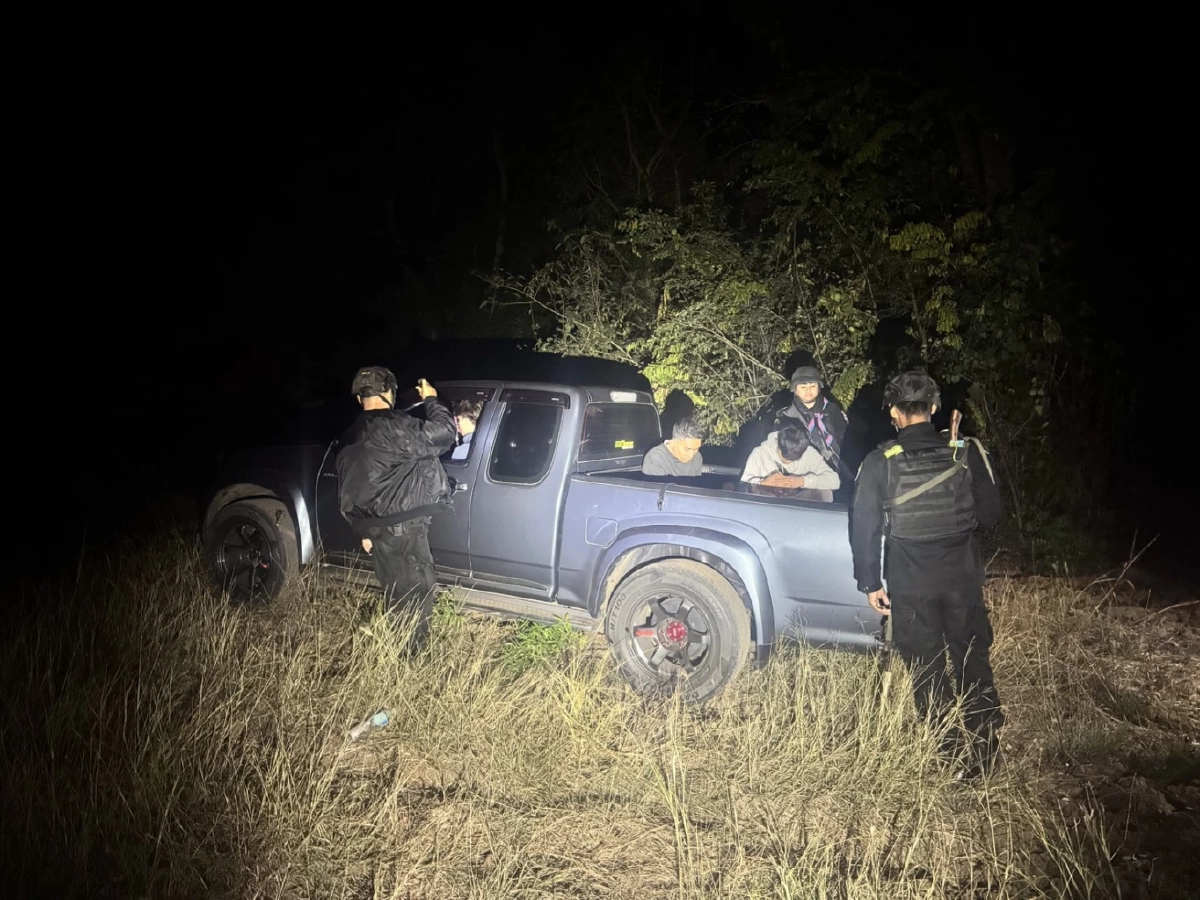 กองกำลังบูรพาสกัดขบวนการขนแรงงานข้ามชาติ รวบ 2 หนุ่มไทย