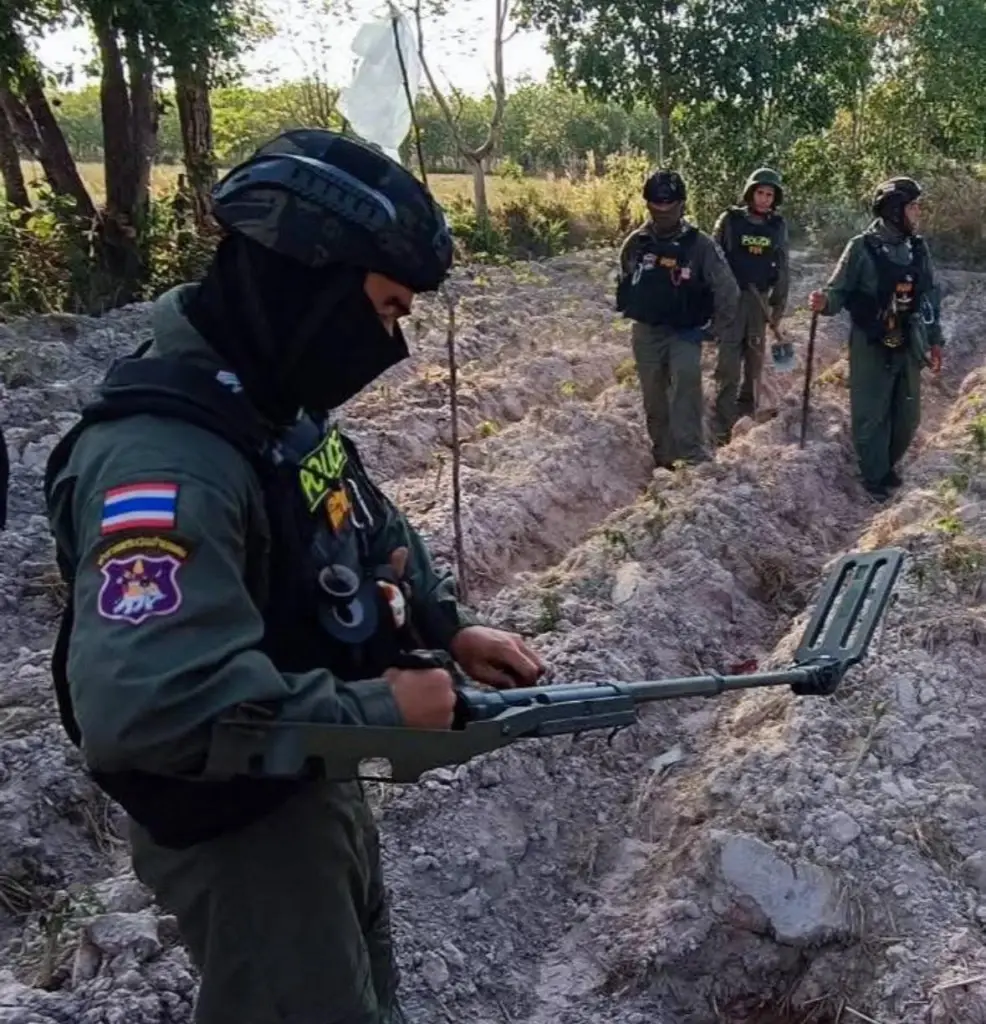 EOD เร่งเก็บกู้วัตถุระเบิด–เศษกระสุน ชายแดนไทย–กัมพูชา