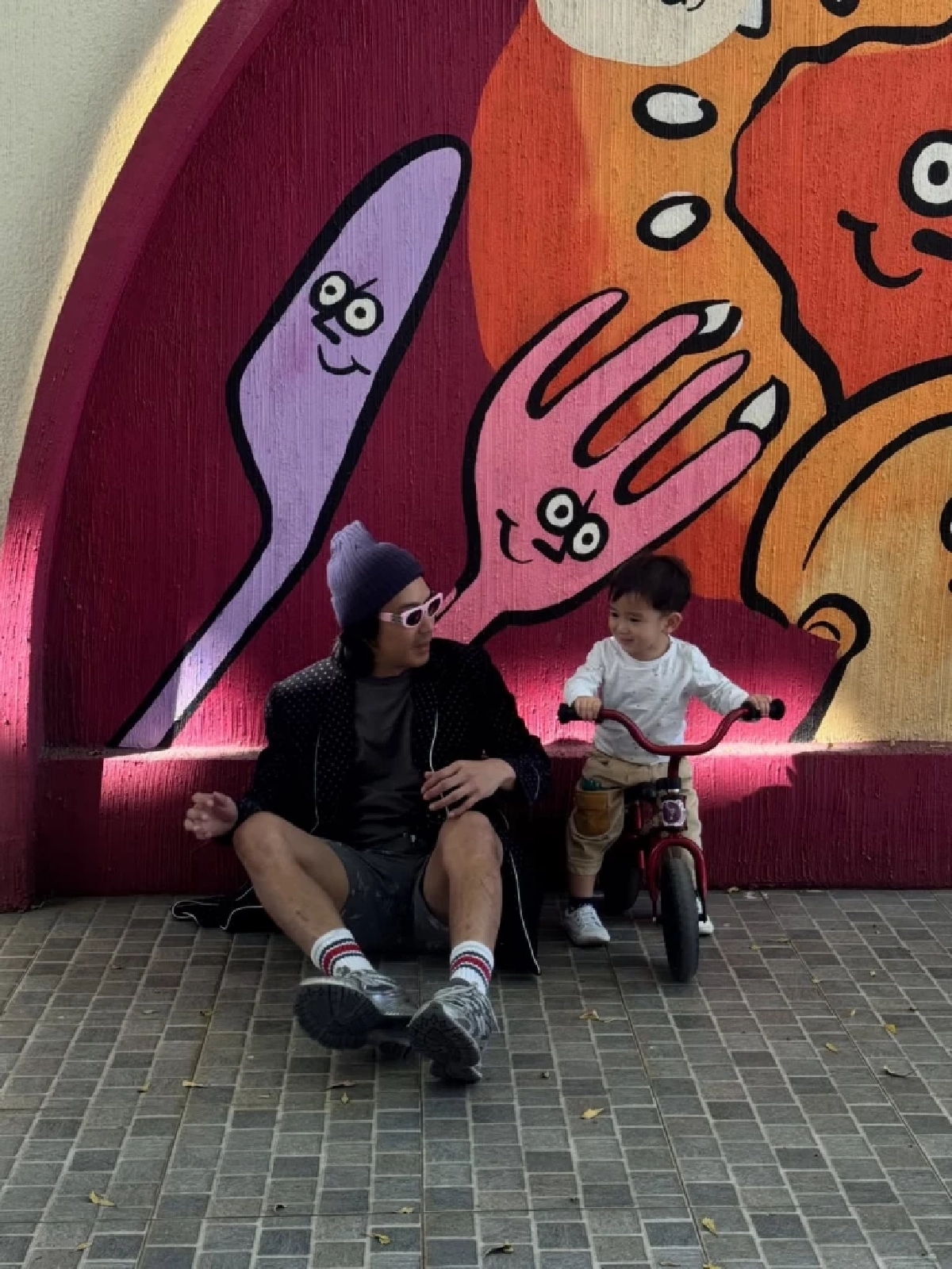 ออร่าไอดอลมาแต่เด็ก “พ่อเป๊ก–แม่นิว” อวดความหล่อลูกชาย