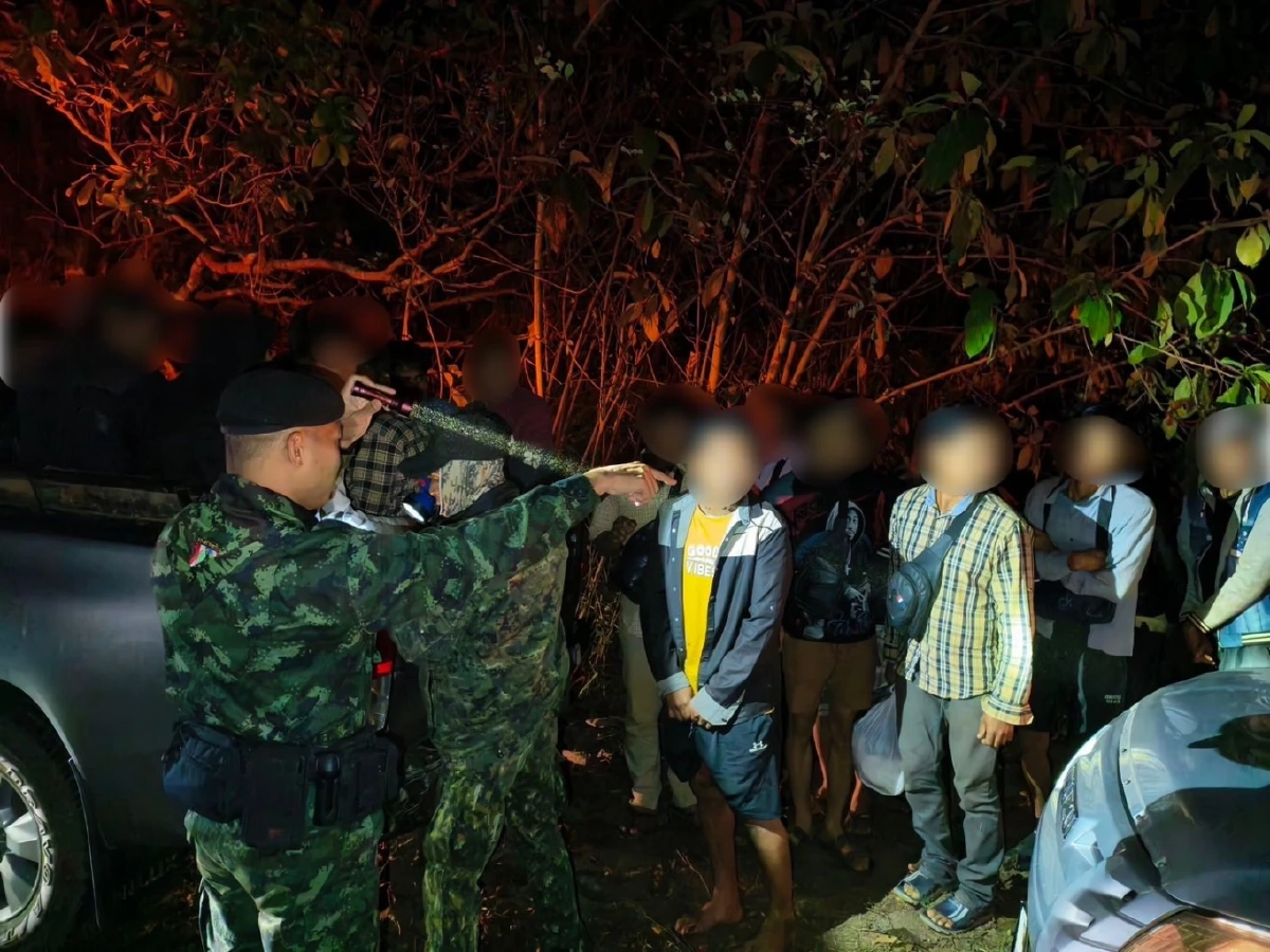 ฉก.ลาดหญ้า กกล.สุรสีห์ ทลายขบวนการขนแรงงานเถื่อน รวบ 114 ราย