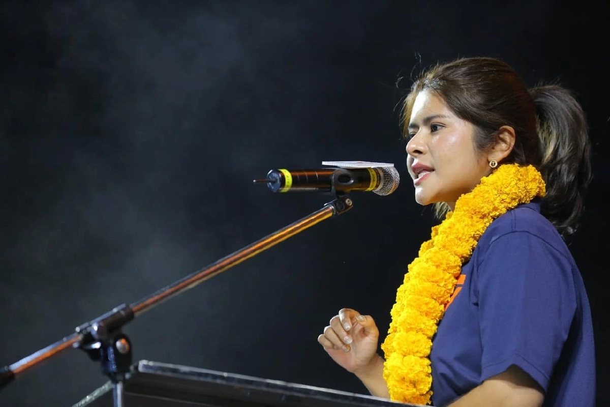 ลิซ่า ภคมน สวนวาทกรรมรักชาติ อย่าใช้ชาติเป็นเครื่องมือหาเสียง