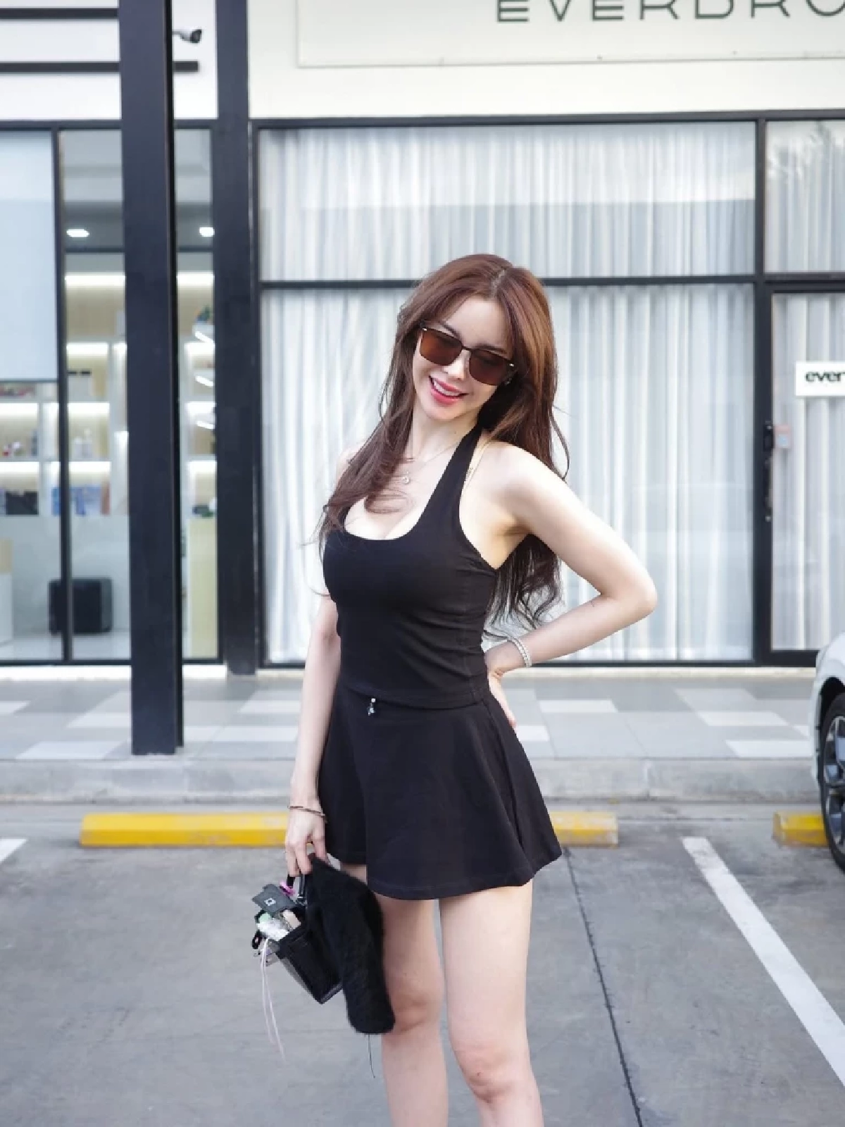 สวยมีพิษของจริง “ไอซ์ ปรีชญา” คัมแบ็กลุคแซ่บ บิกินีเบาๆ 