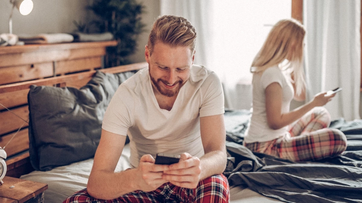  ถ้าฝันเห็นแฟนนอกใจ ใจพังกลางดึก หมายความว่าอย่างไร จริงหรือไม่