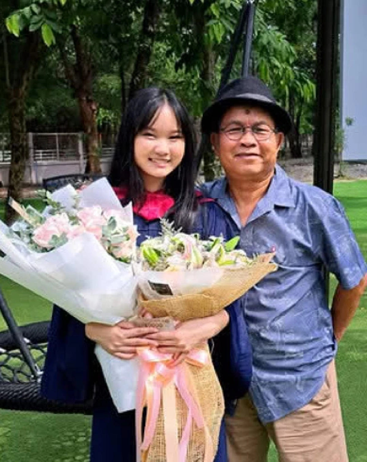 "เด๋อ ดอกสะเดา" เขียนข้อความน้ำตาคลอ เผยรอมาทั้งชีวิตแต่ไม่ได้ไป