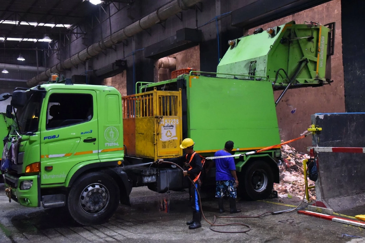 เกาะติดโรงขยะอ่อนนุช! กทม. ลงพื้นที่ย้ำแก้กลิ่นฟุ้ง มั่นใจระบบใหม่ดีขึ้น