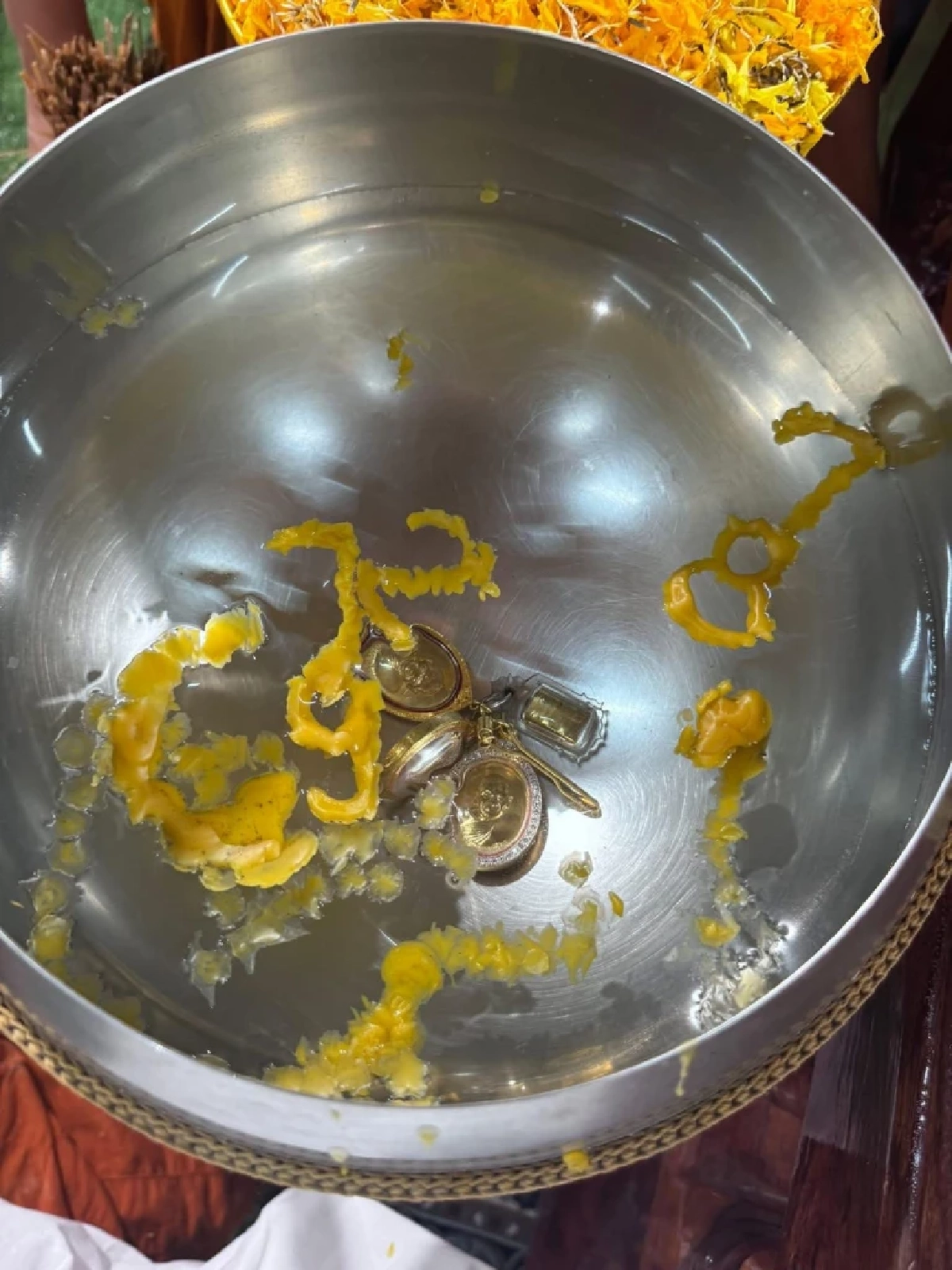 ทะเบียนรถ เลขขันน้ำมนต์ หลวงปู่ศิลา พิธียกช่อฟ้าโบสถ์มหาอุตม์ 