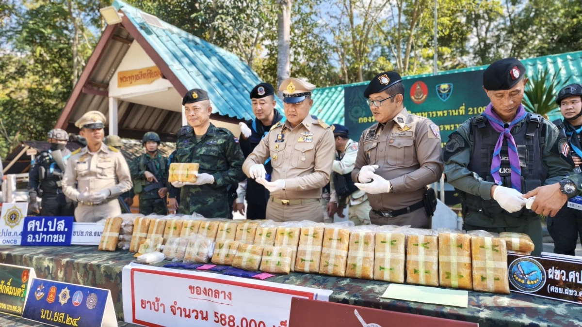 แถลงข่าวยึดยาบ้า 5.8 แสนเม็ด สกัดขบวนการค้ายา พร้อมของกลางรถยนต์