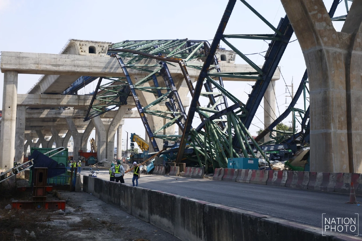 กรมทางหลวงเร่งเคลียร์เหตุโครงเหล็ก M82 ร่วงบนถนนพระราม 2