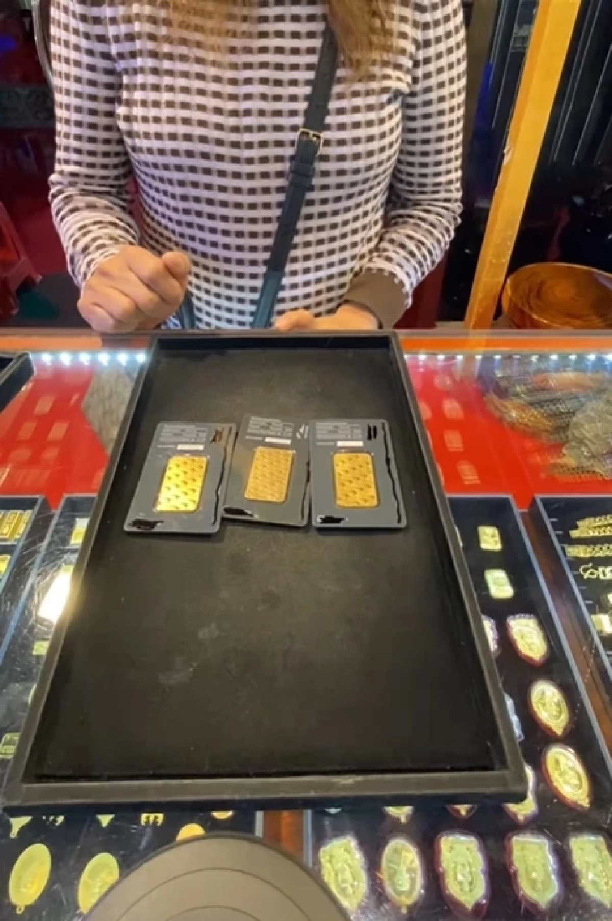 สาวอึ้ง ซื้อทองนับแสน หวังขายให้คุณนะโม รู้ความจริงทำช้ำหนัก