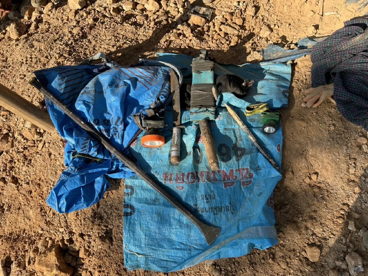 ทองผาภูมิเอาจริง! สนธิกำลังบุกจับ 3 ผู้ลอบขุดทองกลางป่า