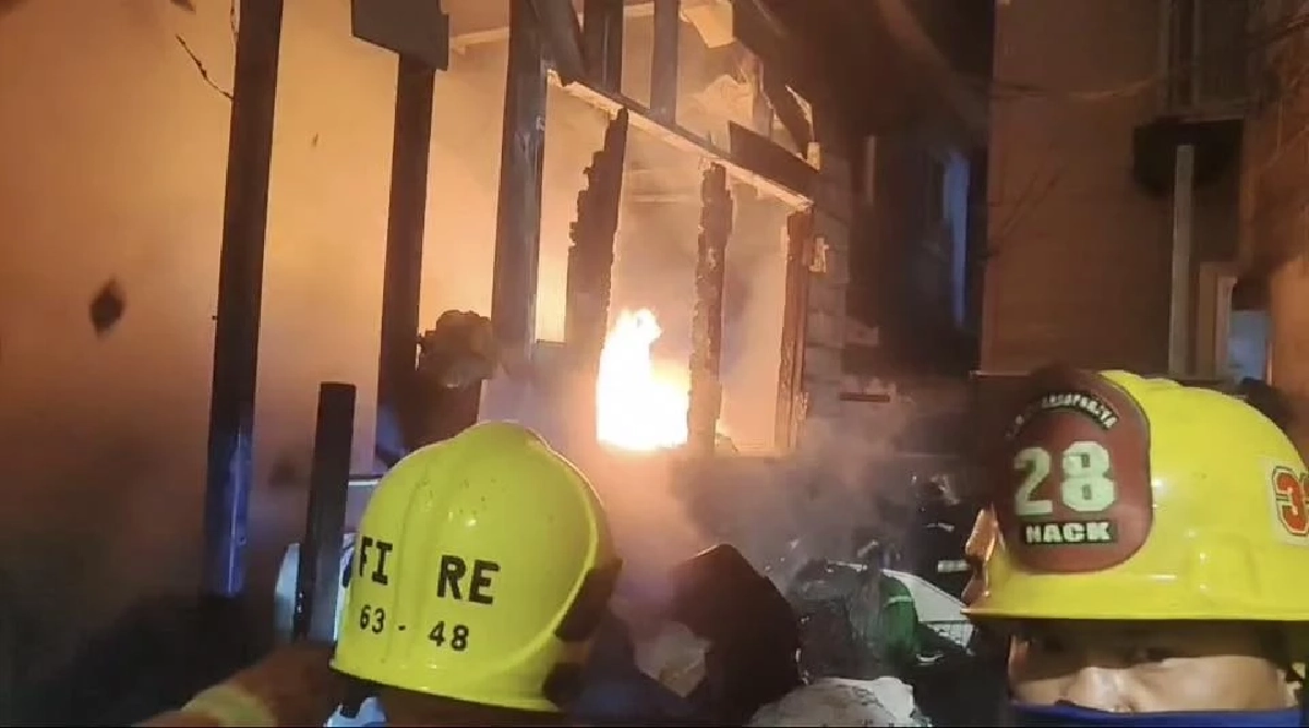 ไฟไหม้บ้านเรือนย่านอิสรภาพ 15 ธนบุรี คุมเพลิงได้รวดเร็ว