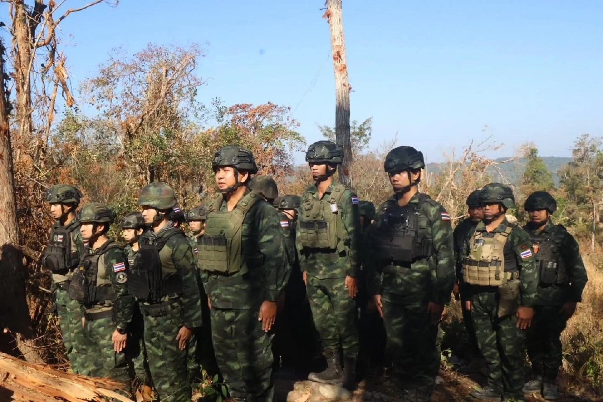 ครั้งหนึ่งในชีวิตทหารกล้า! พัน.ร.12 ประดับยศในสนามรบ