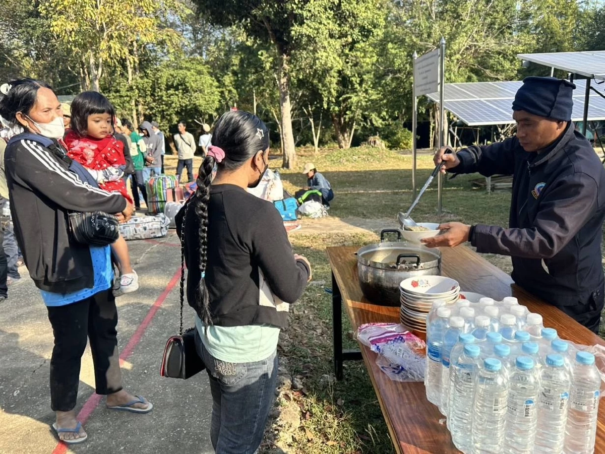 ทัพเรือเข้มชายแดน จับแรงงานกัมพูชา 67 ราย หนีความอดอยาก