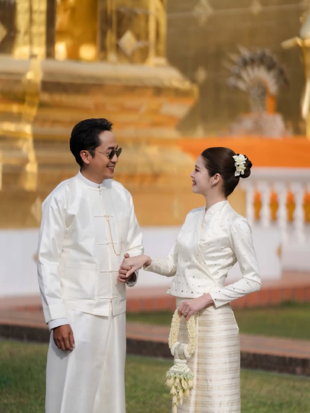 “เปอร์–ยิหวา” สวมชุดล้านนา ทำบุญสิริมงคล เริ่มต้นชีวิตคู่