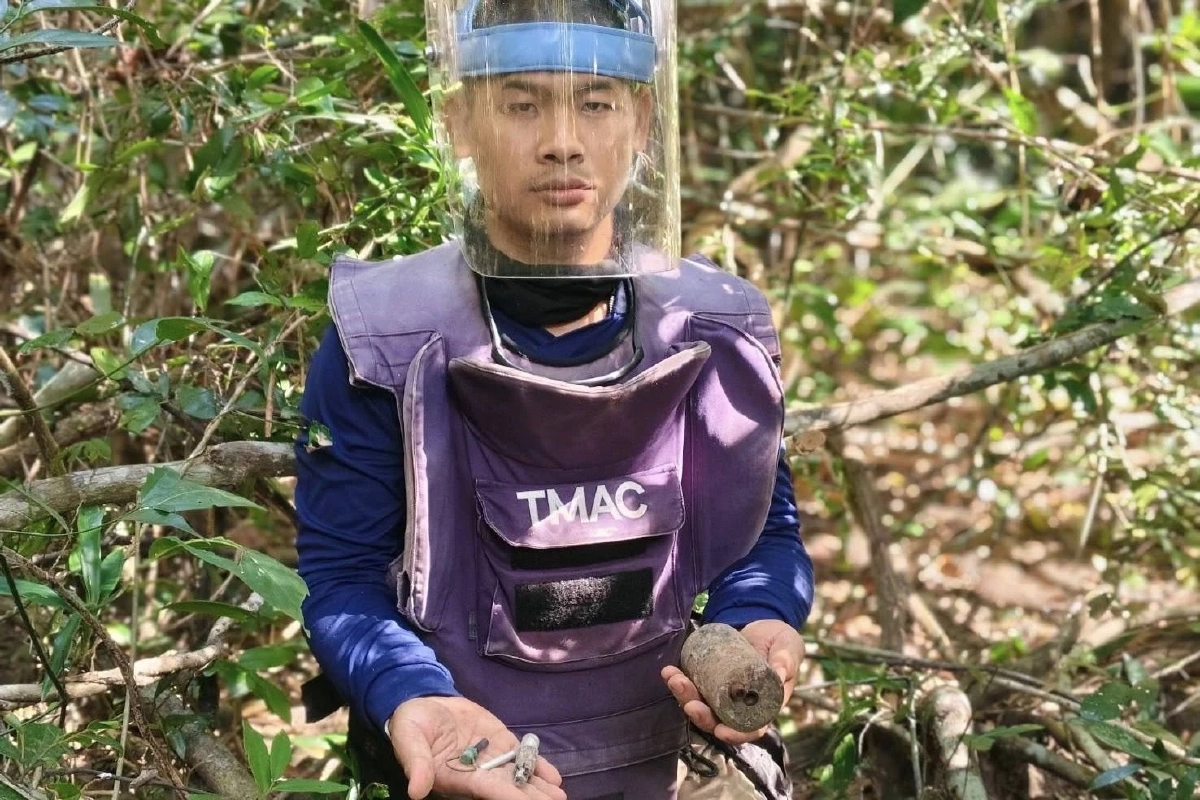 กองทัพไทยเดินหน้าเก็บกู้ทุ่นระเบิดสุรินทร์ เคลียร์พื้นที่