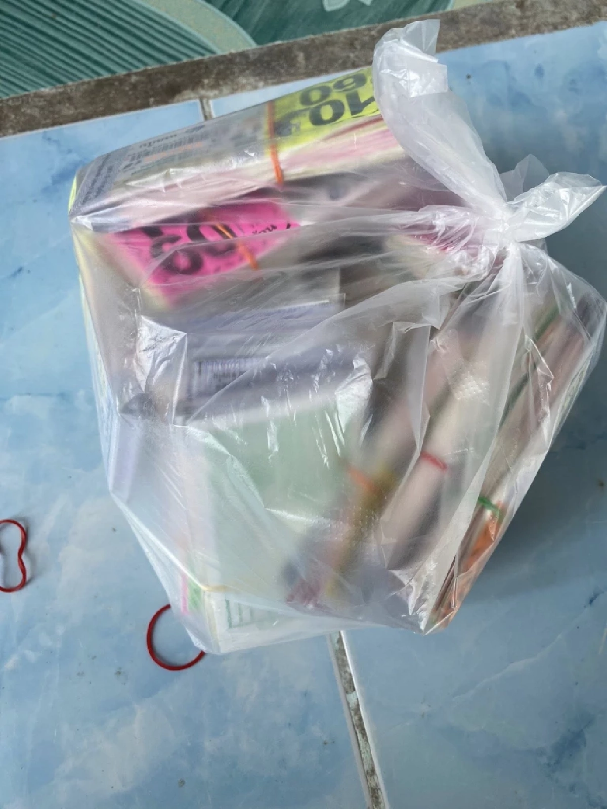 ธรรมดาซะที่ไหน อาชีพ "ลุงสันต์" คนดวงเฮงถูกลอตเตอรี่ 4,850 ใบ