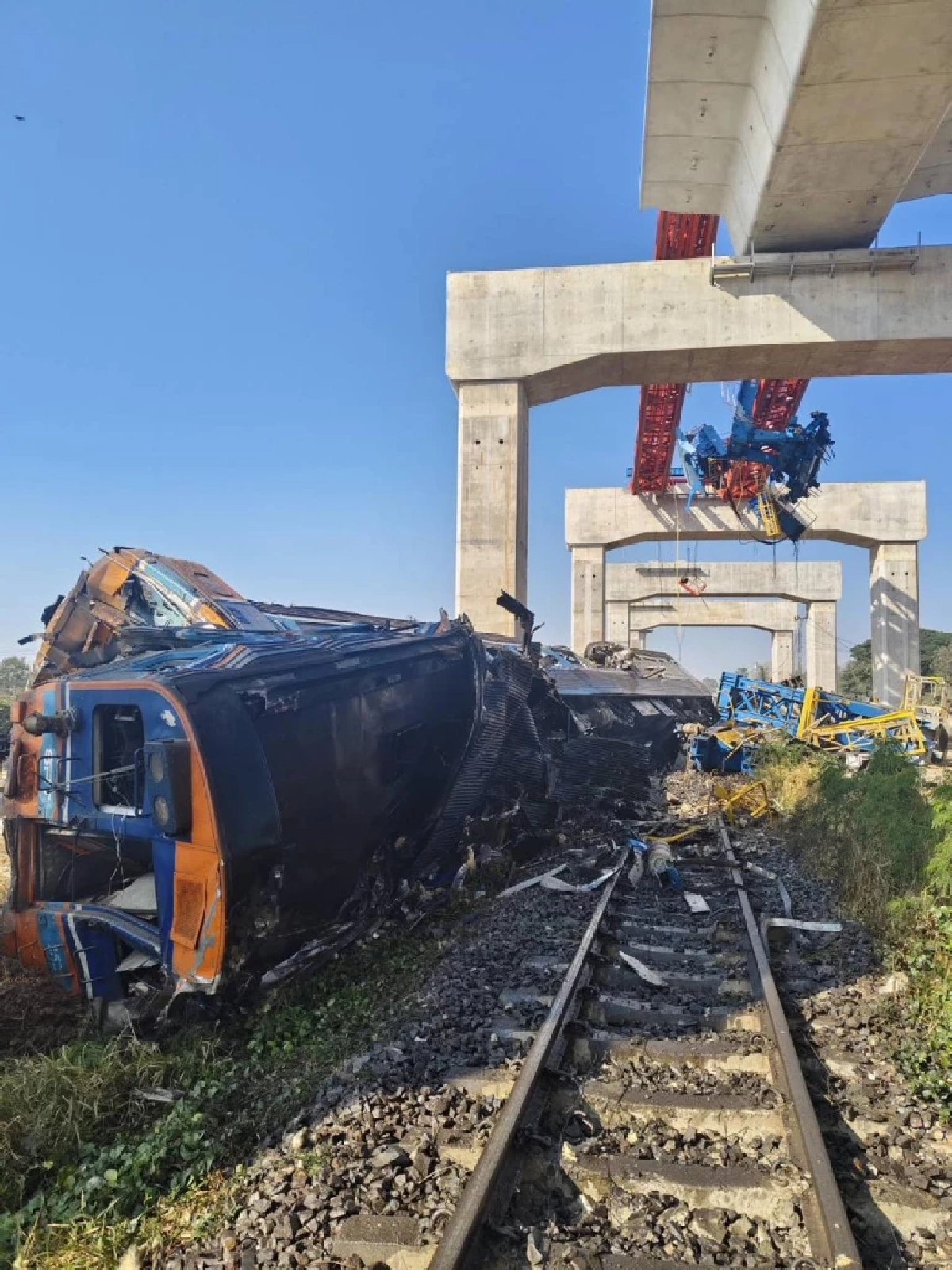 รฟท.เผยสาเหตุเครนหล่นทับรถไฟ แค่ชำรุดเล็กน้อย สู่โศกนาฏกรรม