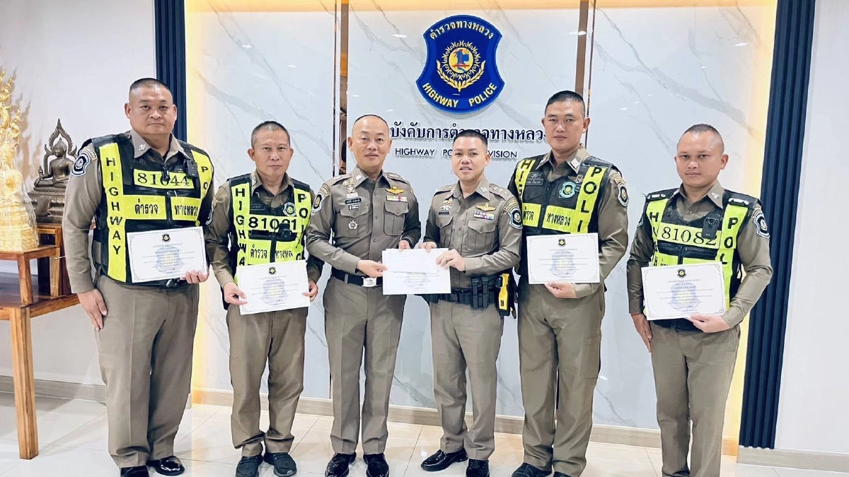 ผลงานเด่นตำรวจทางหลวง! ล่าระทึกกระบะซิ่งหนีด่านเจอปืน 9 มม.