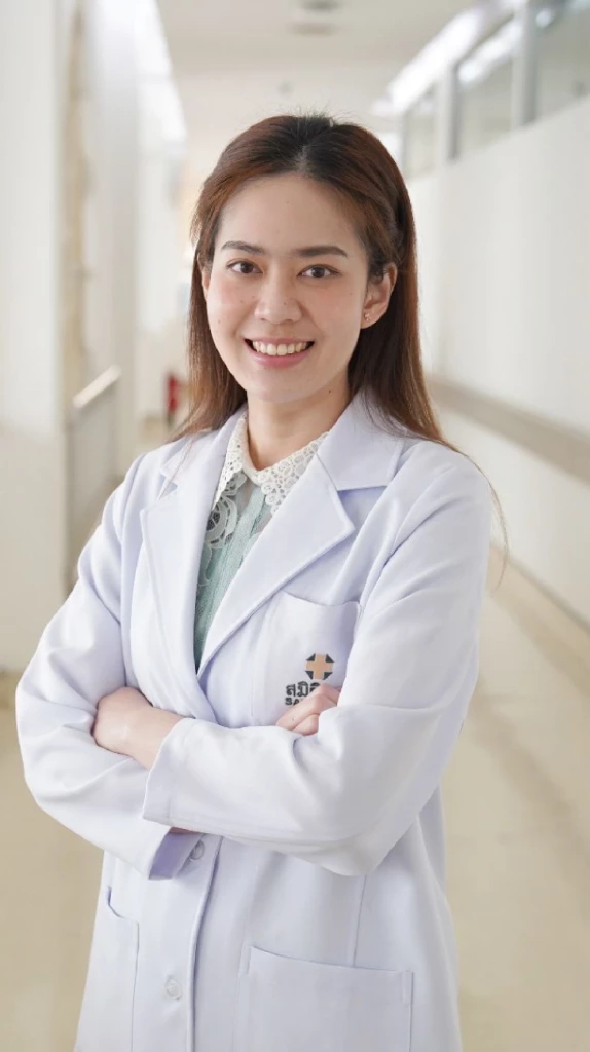 เปิดโปรไฟล์ พญ.ปานวาด ผู้ช่วยชีวิต นุ่น รมิดา ขณะเกิดภาวะมดลูกแตก