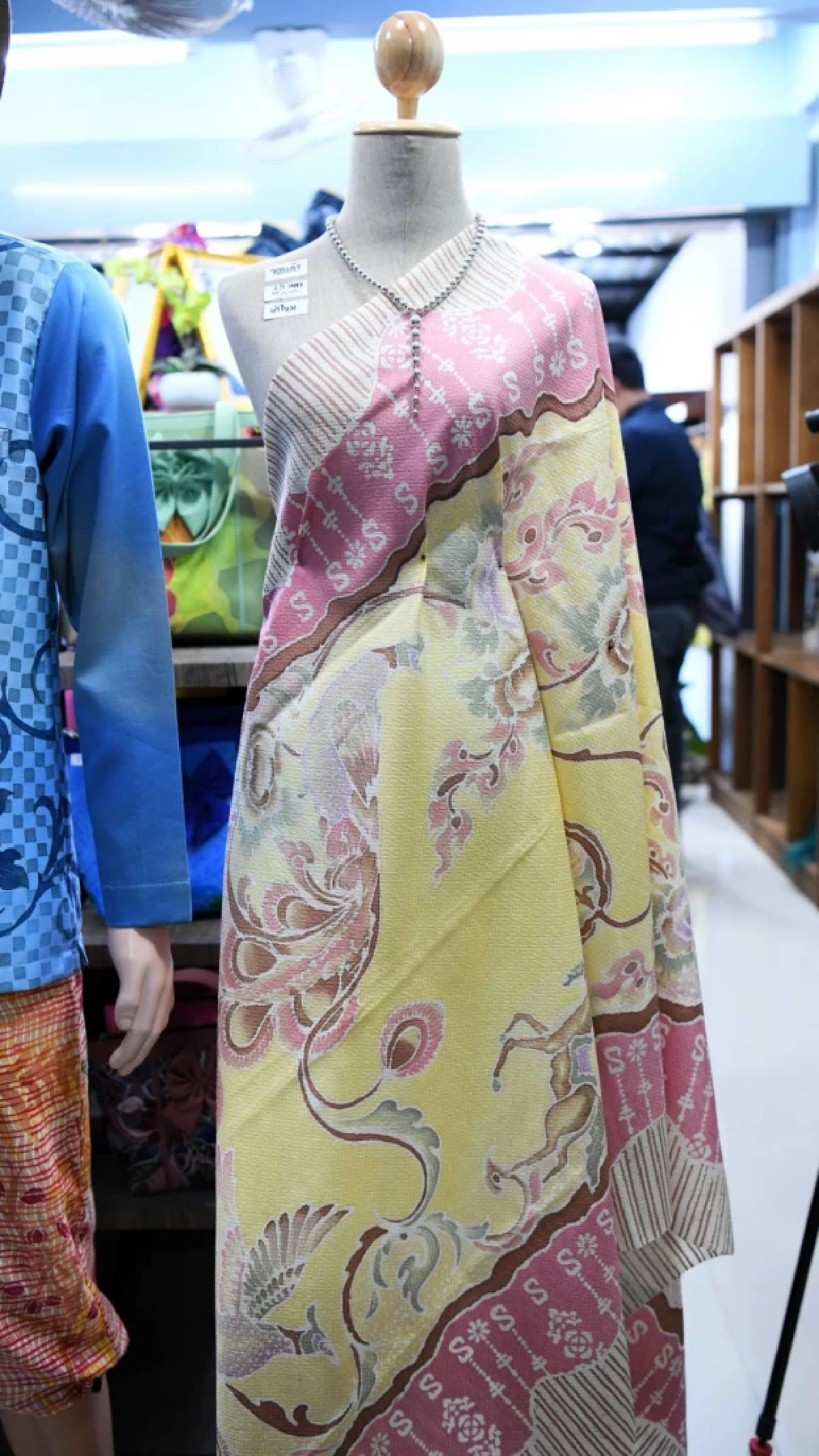 "กรมทรัพย์สินทางปัญญา"รุกลงใต้ เสริมแกร่งสินค้า "ผ้าบาติกนราธิวาส"