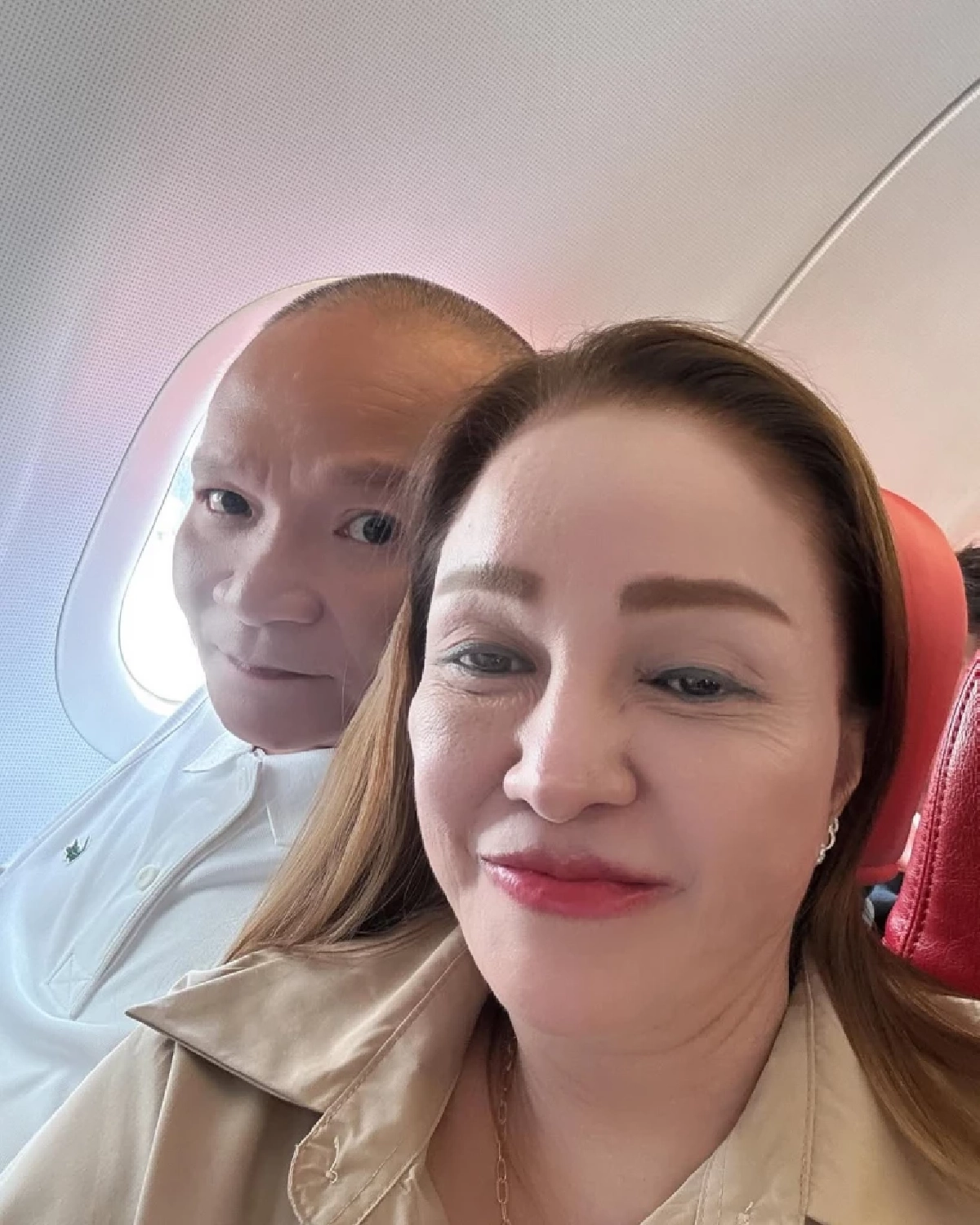 สายเปย์ตัวจริง ถอยรถป้ายแดงให้ภรรยา รถสวยสะดุดตา เลขทะเบียน 