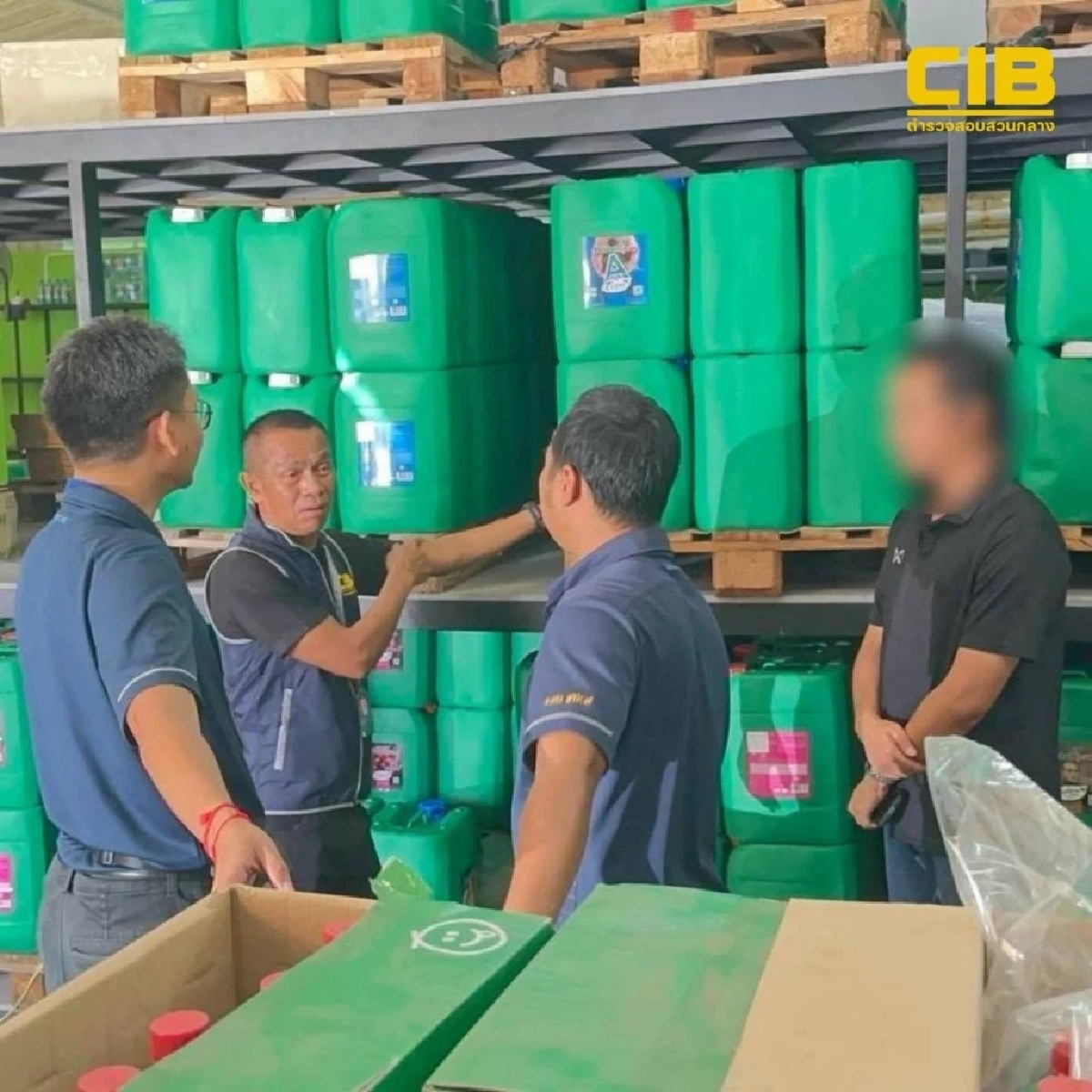 บุกทลาย ปุ๋ยปลอม–ปุ๋ยเถื่อนออนไลน์ พบขายราคาลิตรละ 3,400 บาท