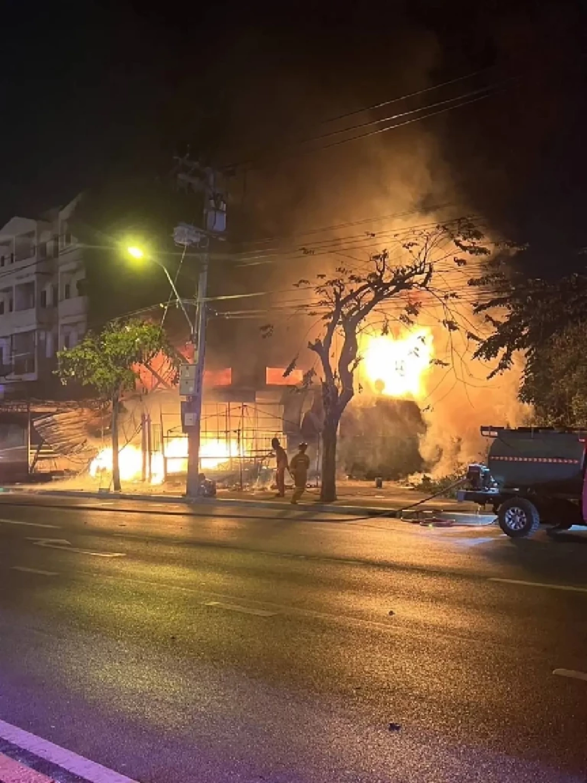 เปิดคำรับสารภาพ 3 เยาวชน ทำเพลิงไหม้ร้านที่นอน ลามวอด 3 คูหา